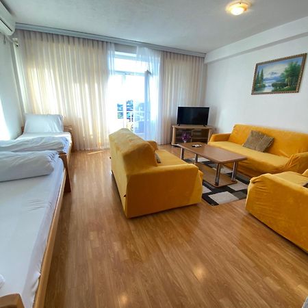 Hotel Venecia Apartments ستروغا المظهر الخارجي الصورة