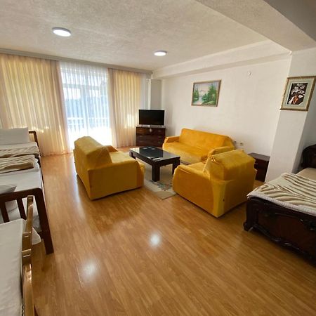 Hotel Venecia Apartments ستروغا المظهر الخارجي الصورة