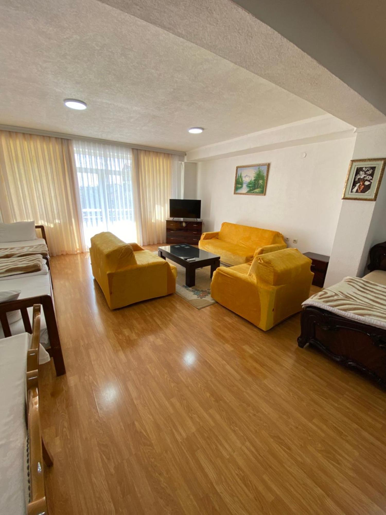 Hotel Venecia Apartments ستروغا المظهر الخارجي الصورة